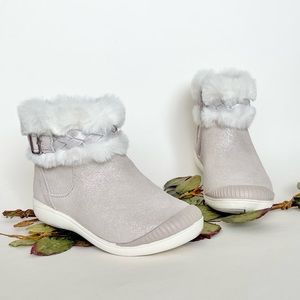 Stride Rite Girls Tessa Sparkle Leather Boots Hushed Violet Color NWB Sz 10.5 W